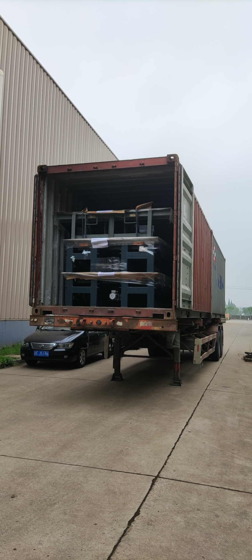 Verpackung und Versand von Hydraulic Dock Leveler für amerikanische Kunden